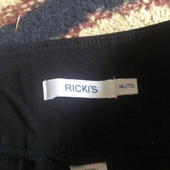 Ricki's exl black capri’s like new, dress them up or down for summer engagements - Picture 3 of 8